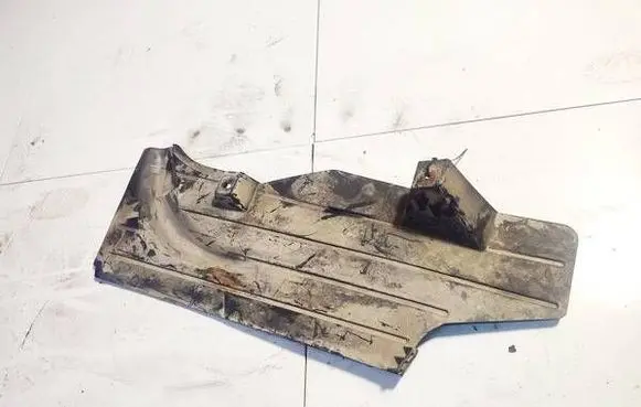Mitsubishi Grandis Engine splash shield/under tray