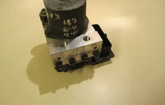 Audi A4 S4 B7 8E 8H ABS Pump 8E0910517H