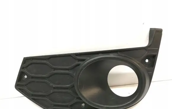 Iveco Daily 6th gen Front fog light trim/grill 5801562216