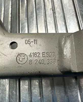 BMW 7 E65 E66 Tailgate/trunk/boot hinge 8240339 4162ES03