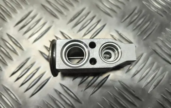Nissan Micra K14 Air conditioning (A/C) expansion valve MR4475006092 HF01234V1 52415890