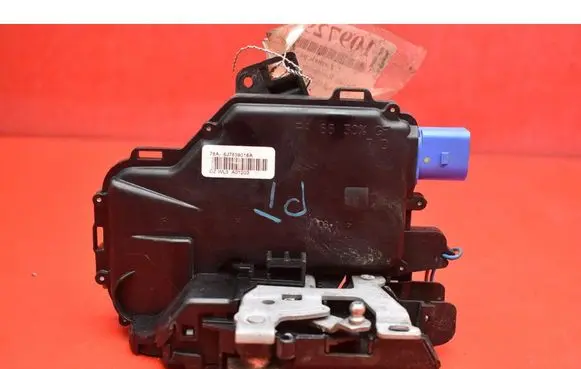 Skoda Roomster (5J) Rear door lock 5J7839016A