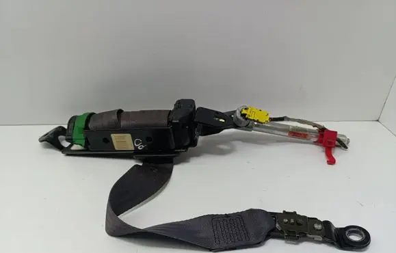 Volvo S60 Front seatbelt