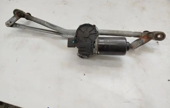 Front wiper linkage and motor