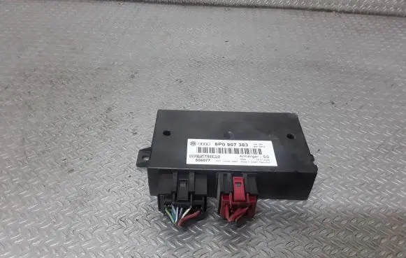 Skoda Octavia Mk2 (1Z) Tow bar trailer control unit/module 8P0907383