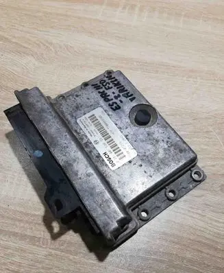 Renault Espace III Engine control unit/module ECU 0281001590 7700107258
