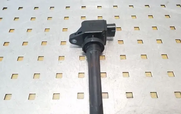 Suzuki Grand Vitara II High voltage ignition coil 3340065J0 H6T11371