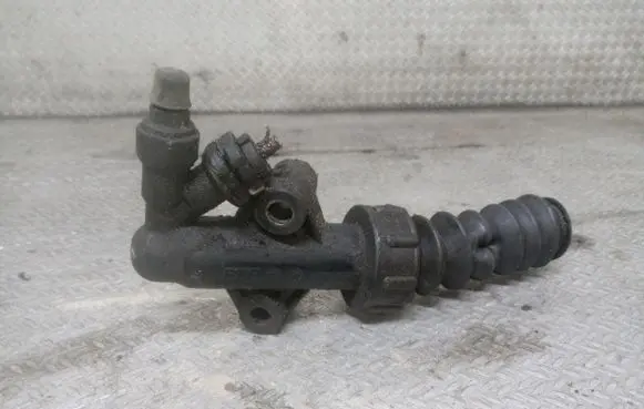 Clutch slave cylinder