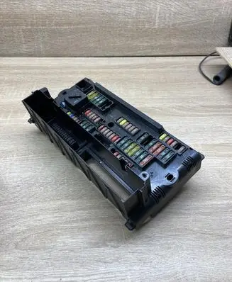 BMW 5 F10 F11 Fuse module 9210861