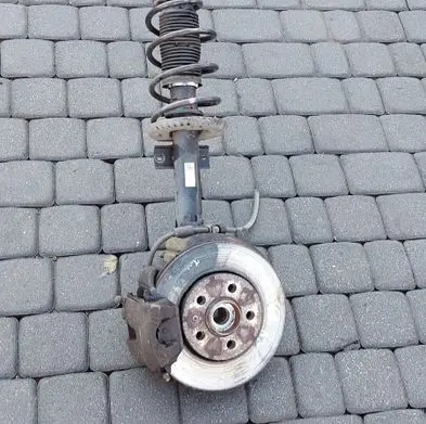 Volkswagen Polo V 6R Front wheel hub spindle knuckle 
