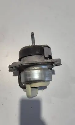 Ford Mustang VI Engine mount bracket