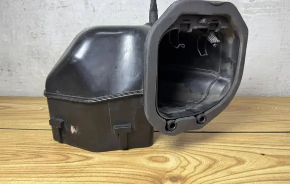 Audi Q7 4L Air intake duct part 7L0819049A