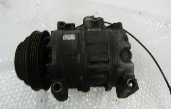 Volkswagen PASSAT B5.5 Air conditioning (A/C) compressor (pump) 4B0260805C