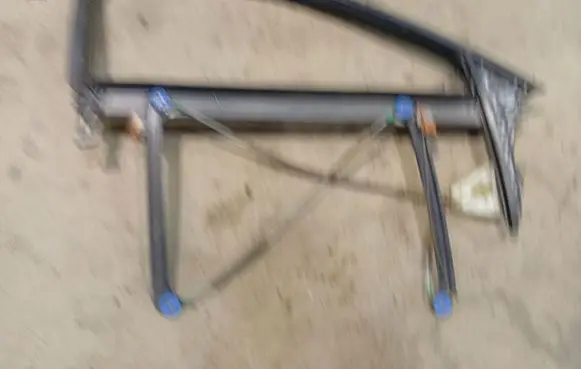 Audi A3 S3 8P Front door window/glass frame 