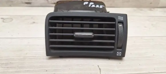 Toyota Avensis T250 Dash center air vent grill 