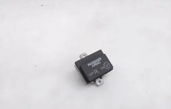 Honda CR-V Passenger airbag on/off switch M47258