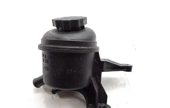 Mercedes-Benz CLC CL203 Power steering fluid tank/reservoir A2034600083 66GF25 1TB1097