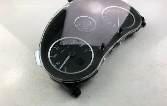 Peugeot Partner Speedometer (instrument cluster) 9673999380 K3731