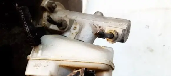 Ford Mondeo Mk III Master brake cylinder 22407779
