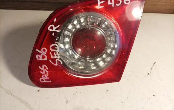Volkswagen PASSAT B6 Tailgate rear/tail lights