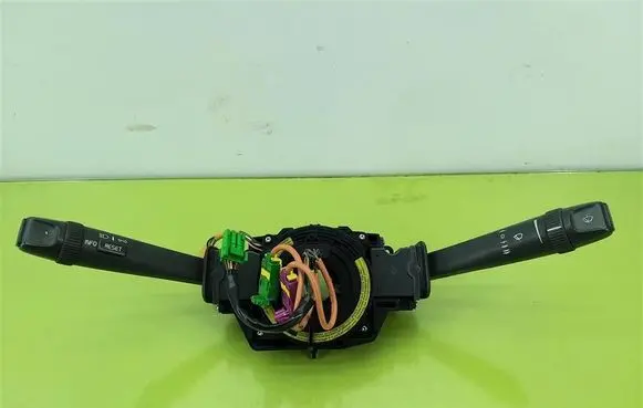 Volvo S60 Indicator stalk 8666597
