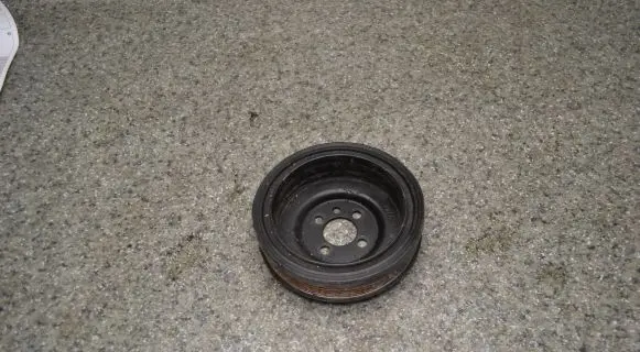 Volkswagen Golf VII Crankshaft pulley 03G105243