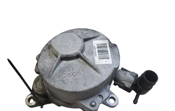 Nissan Qashqai Vacuum pump 8200796080