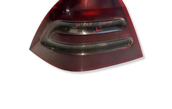 Mercedes-Benz C W203 Rear/tail lights 3122