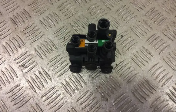 Land Rover Range Rover Sport L494 Air suspension control unit module (rear) JPLA58710AB 1169000
