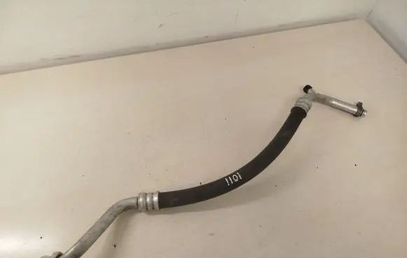 Air conditioning (A/C) pipe/hose