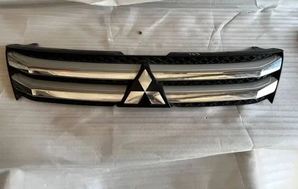 Mitsubishi Eclipse Cross Front bumper upper radiator grill 7450B072