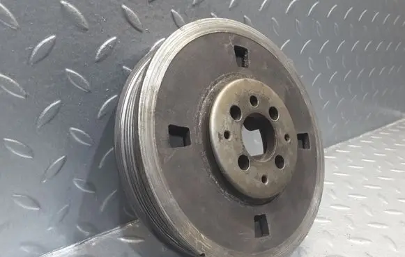 Volkswagen Sharan Crankshaft pulley 028105241