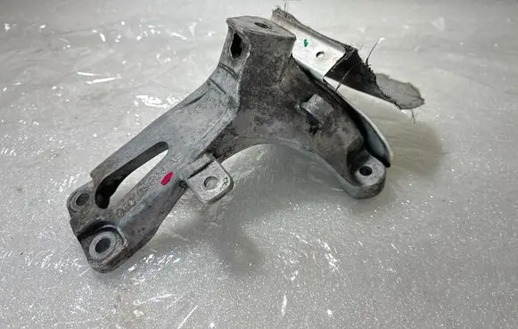 Audi A6 S6 C7 4G Engine mounting bracket 4G0199308AE 8K0199388BD