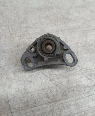 Volvo S80 Engine mount bracket 8666204 18541