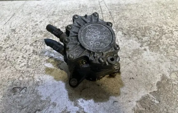 Volkswagen PASSAT B6 Vacuum pump 03G145209C 270307