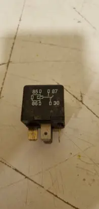 Audi A6 S6 C5 4B Other relay 8D0951253A PA66GF30