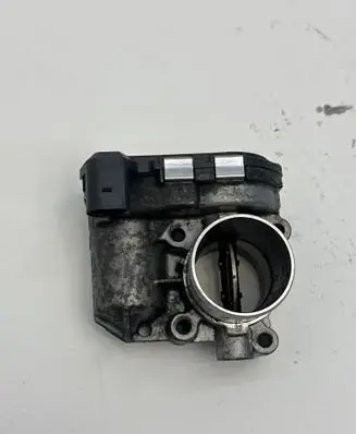 Opel Vivaro Throttle valve 8200330810 8200330812 0281002681