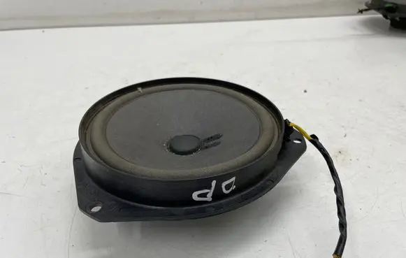 Maserati Ghibli Front door speaker A01910401