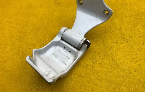 Mercedes-Benz V Class W447 Tailgate/trunk/boot hinge A4477407600