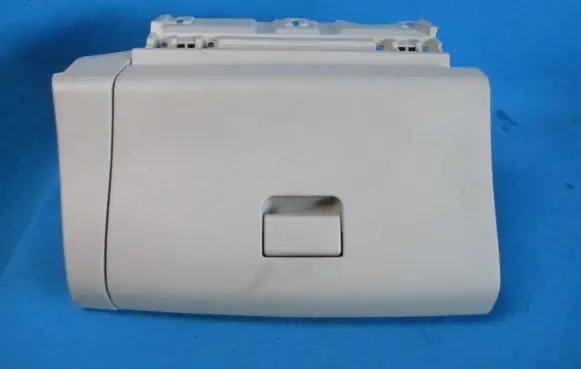 Nissan Qashqai+2 Glove box