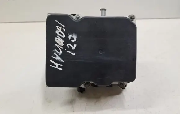 Hyundai i20 (PB PBT) ABS Pump 0265238004 589101J200 0265950980