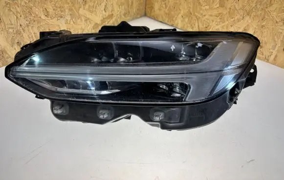 Volvo S90, V90 Headlight/headlamp 32228676 3751553