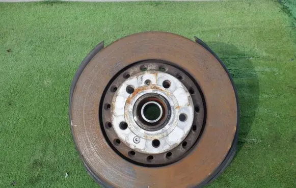 Volkswagen Phaeton Rear wheel hub spindle/knuckle 
