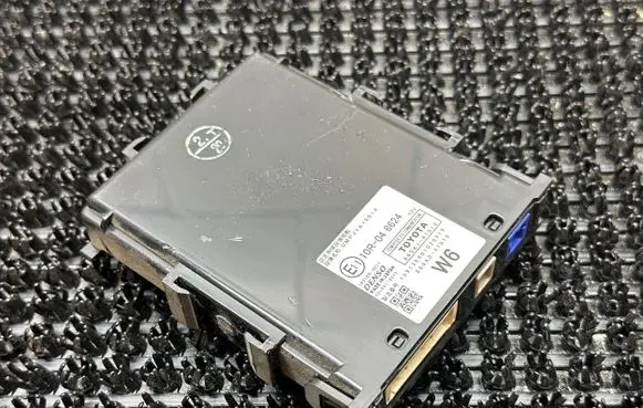 Toyota Prius (XW50) Other control units/modules 869A147010 869A047010 1018918012