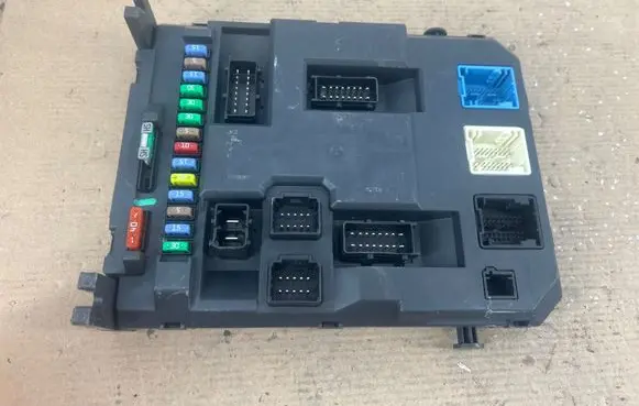 Citroen C5 Fuse module 9664983480 22661F01 PRT0679001