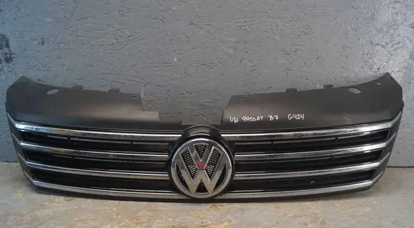 Volkswagen PASSAT B7 Front bumper upper radiator grill 3AA853651