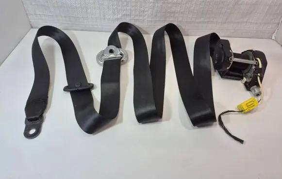 Volkswagen Caddy Front seatbelt 2K5857805 90511X054403 TYP65710