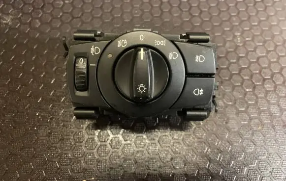 BMW X1 E84 Light switch 6932792 33600101 30091210800645