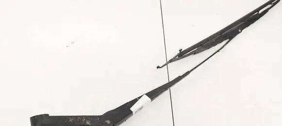 Ford Mondeo Mk III Front wiper blade arm 1S7117526AB