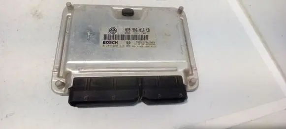 Volkswagen PASSAT B5 Engine control unit/module 038906019CD 0281010218